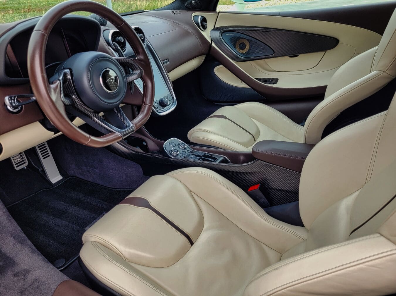 McLaren 570GT bőr beltér mély tisztítás után