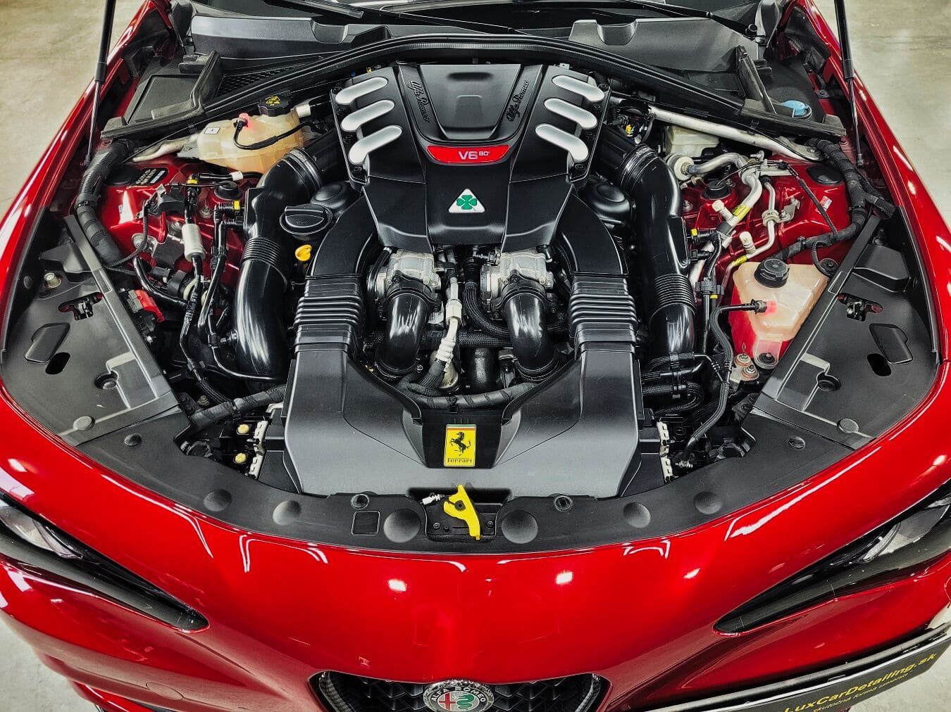 Alfa Romeo Giulia Quadrifoglio motor részlet